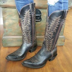 Women’s ariat cowboy boots